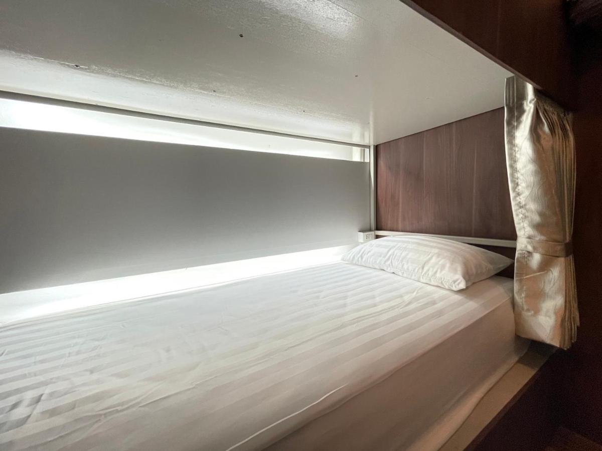 Comfort Zone Hostel @ Tha Pae Chiang Mai Bagian luar foto