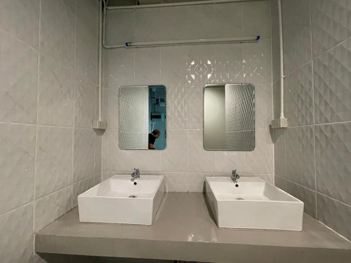 Comfort Zone Hostel @ Tha Pae Chiang Mai Bagian luar foto