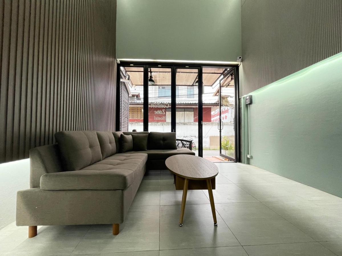 Comfort Zone Hostel @ Tha Pae Chiang Mai Bagian luar foto