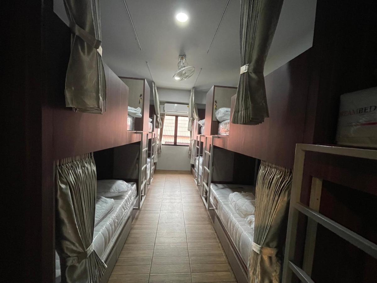 Comfort Zone Hostel @ Tha Pae Chiang Mai Bagian luar foto